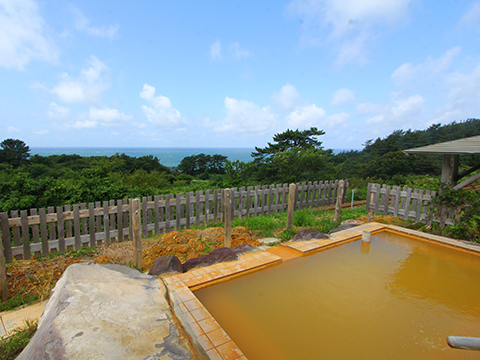 青森県西津軽郡深浦町舮作鍋石76-2